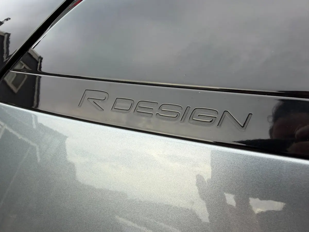 2.0 T5 AWD R-Design Intro Edition / Pano / Camera / ACC / Trekhaak .