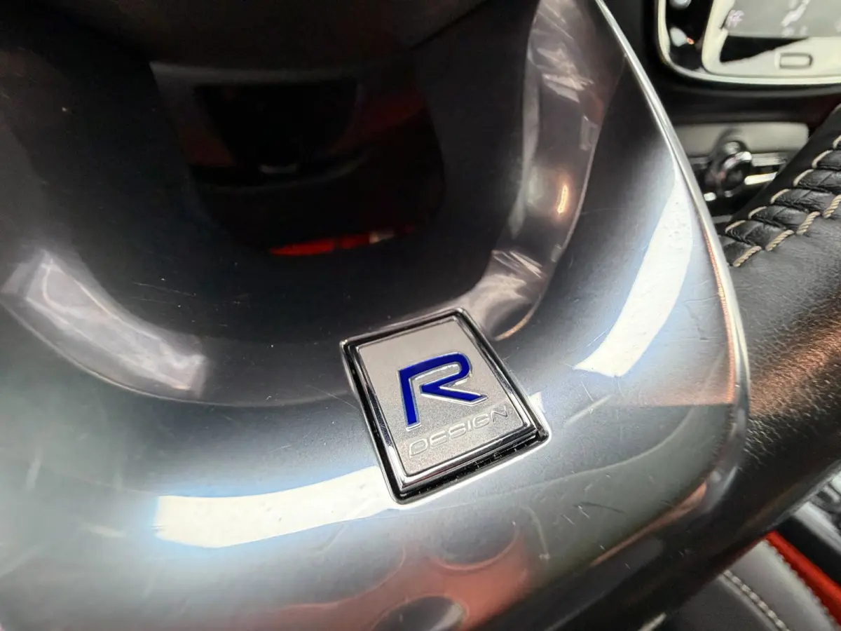 2.0 T5 AWD R-Design Intro Edition / Pano / Camera / ACC / Trekhaak .