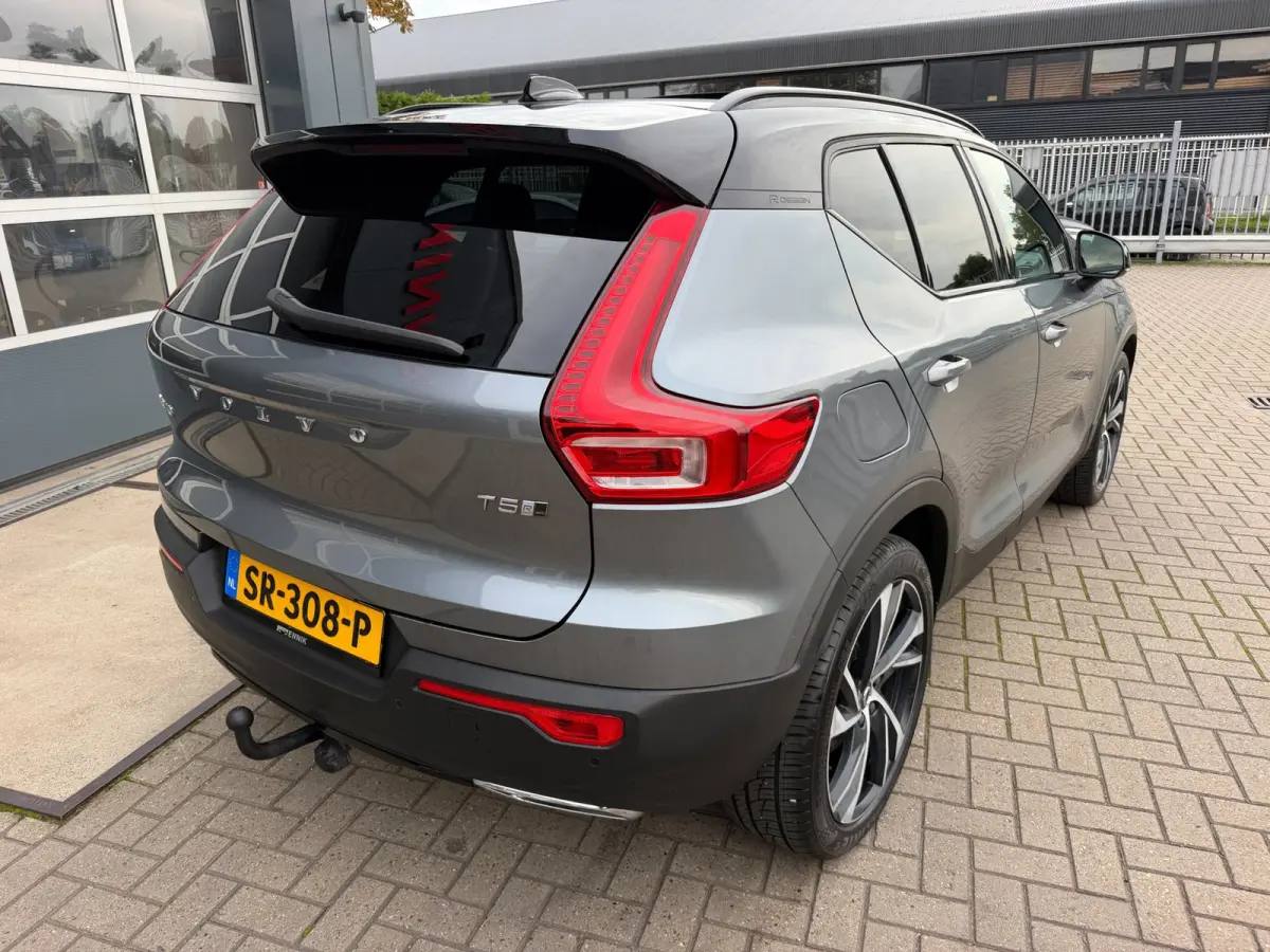 2.0 T5 AWD R-Design Intro Edition / Pano / Camera / ACC / Trekhaak .