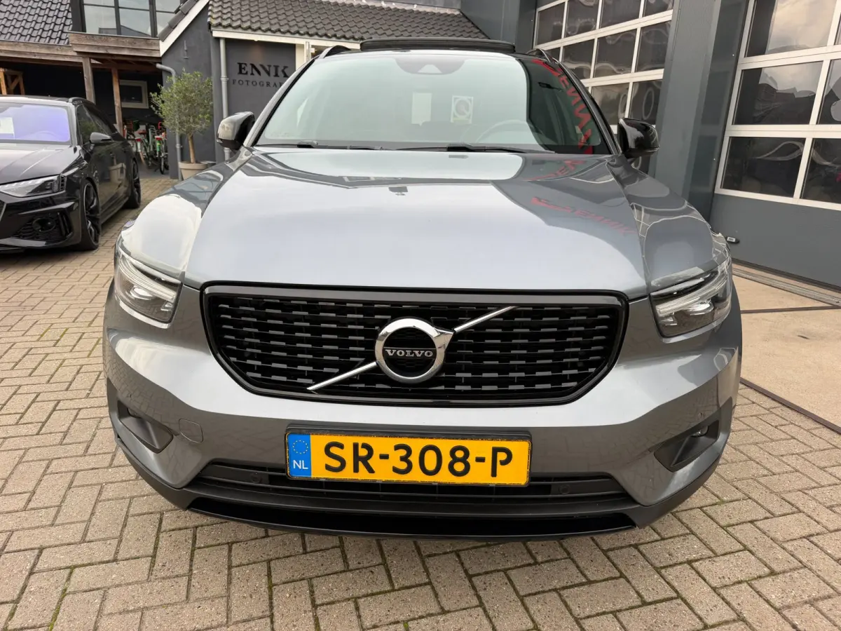 2.0 T5 AWD R-Design Intro Edition / Pano / Camera / ACC / Trekhaak .