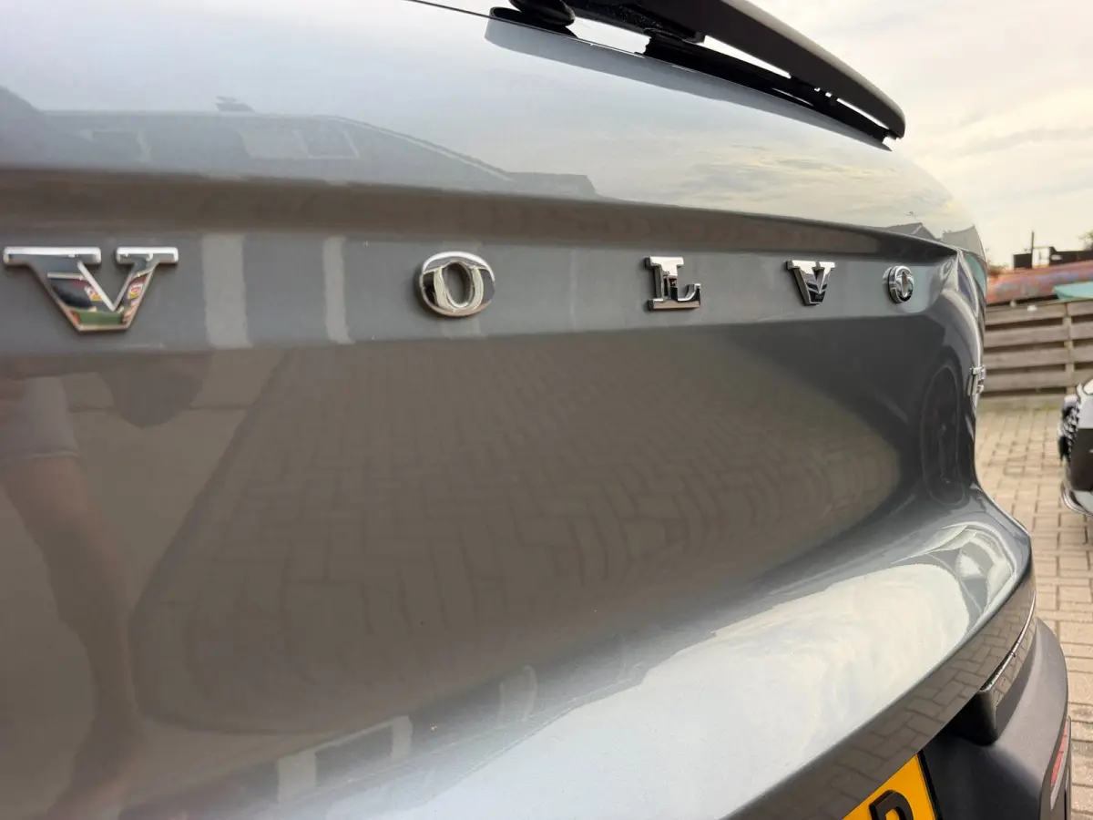 2.0 T5 AWD R-Design Intro Edition / Pano / Camera / ACC / Trekhaak .