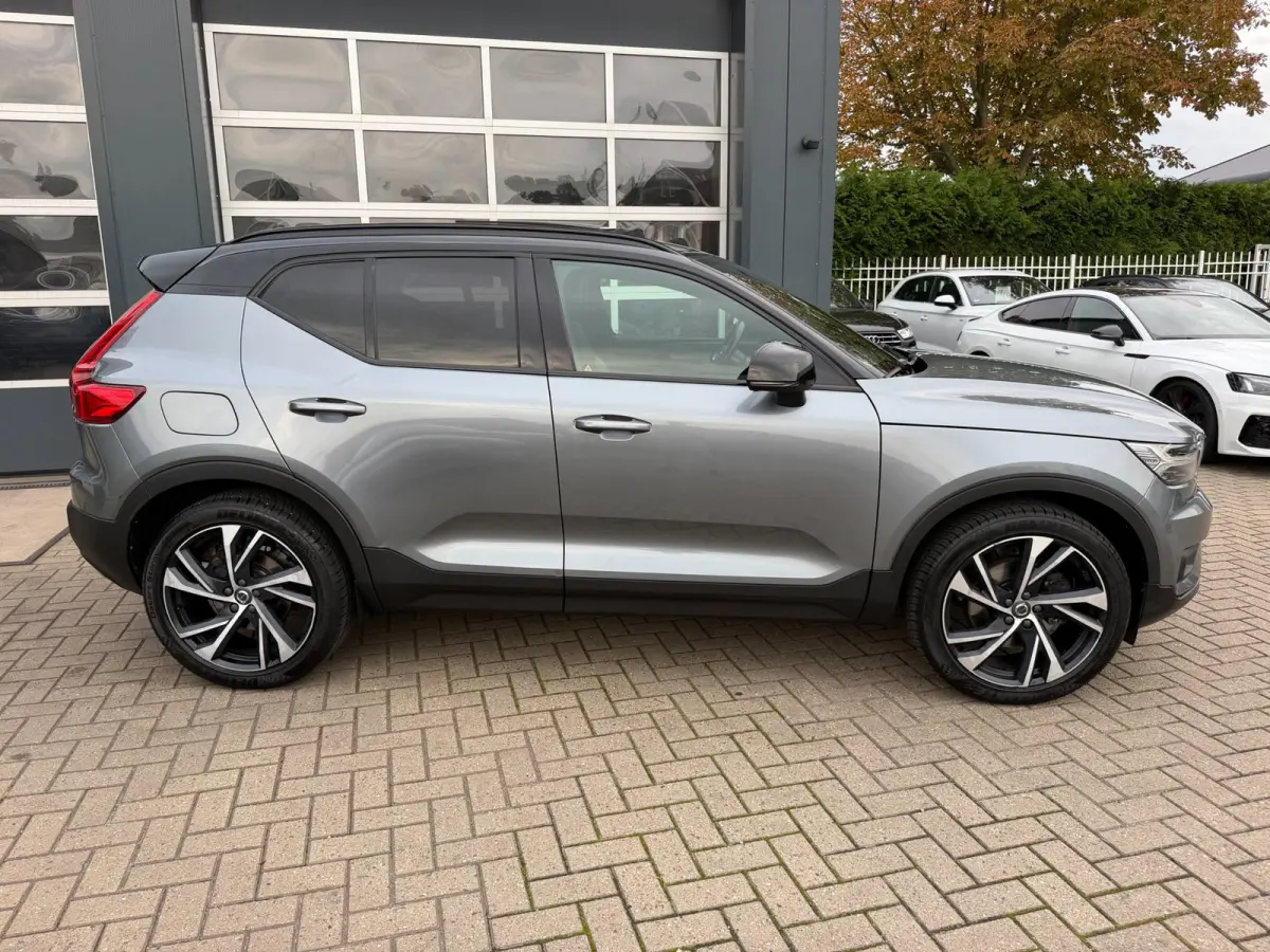 2.0 T5 AWD R-Design Intro Edition / Pano / Camera / ACC / Trekhaak .