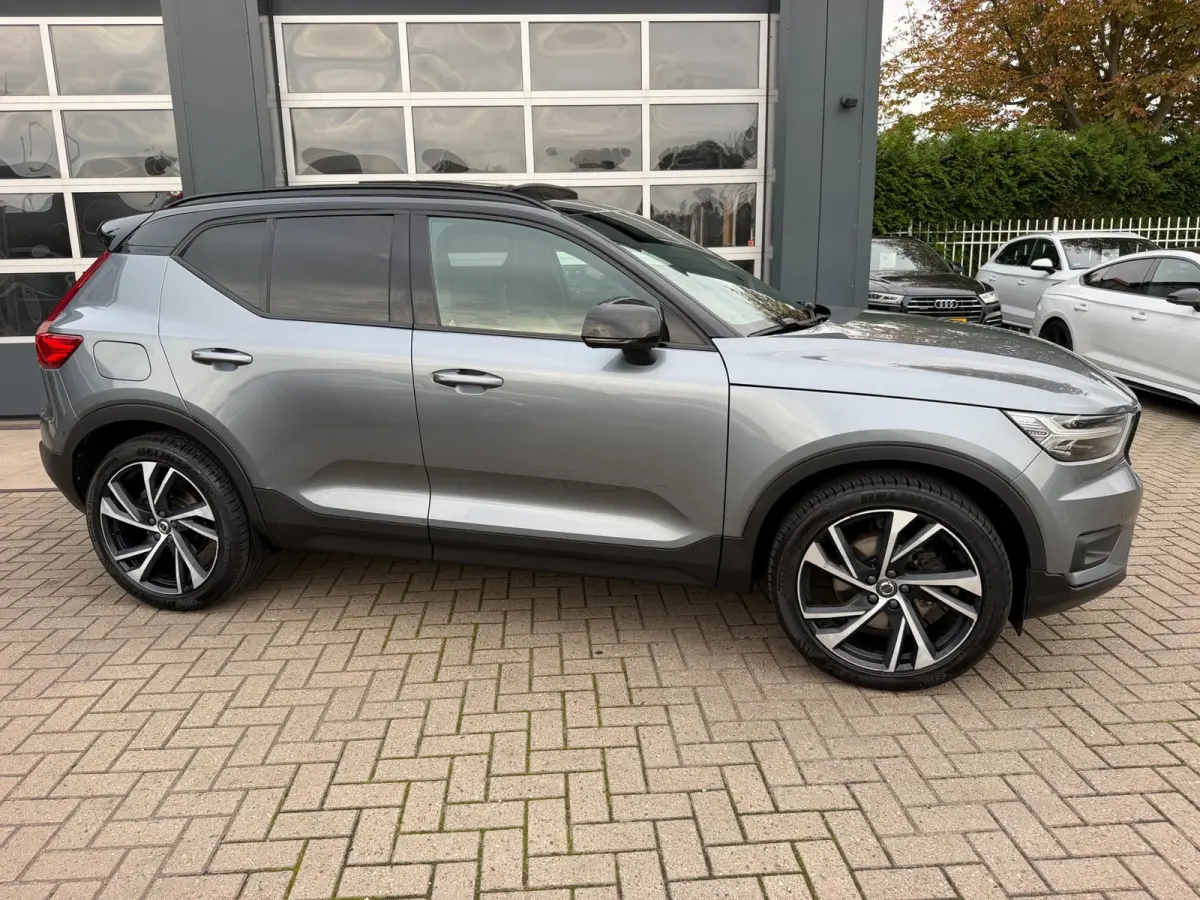 2.0 T5 AWD R-Design Intro Edition / Pano / Camera / ACC / Trekhaak .