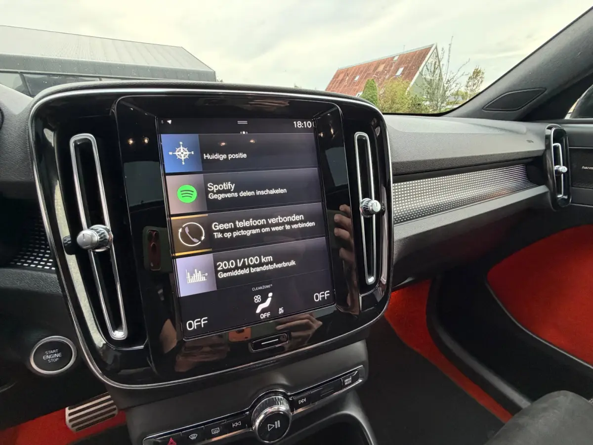 2.0 T5 AWD R-Design Intro Edition / Pano / Camera / ACC / Trekhaak .