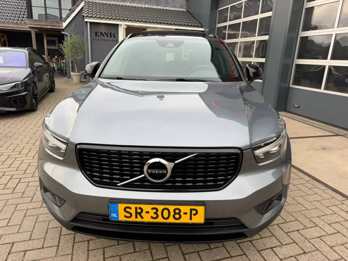 2.0 T5 AWD R-Design Intro Edition / Pano / Camera / ACC / Trekhaak .