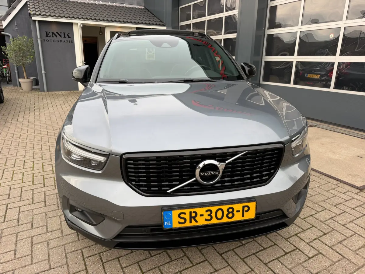 2.0 T5 AWD R-Design Intro Edition / Pano / Camera / ACC / Trekhaak .