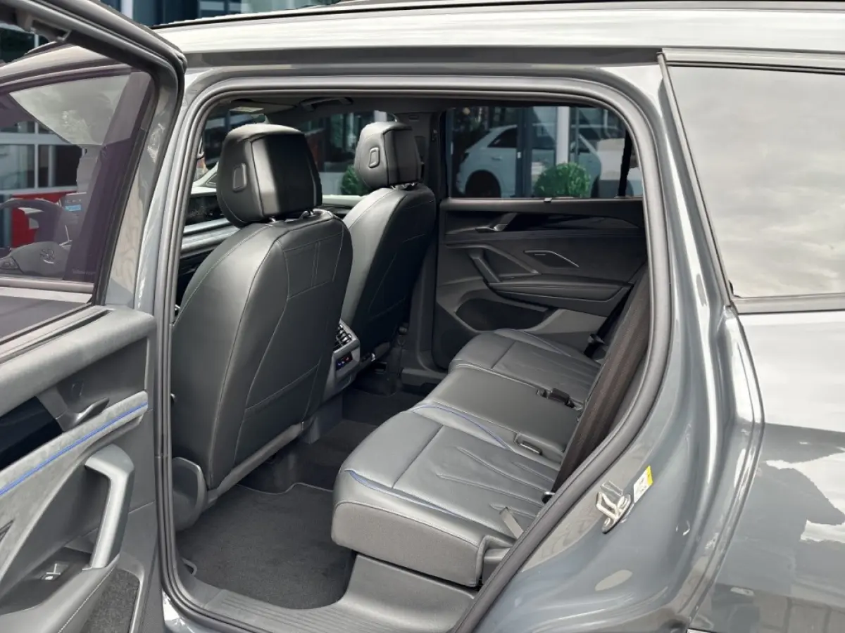 1.5 TSI E-HYBRID R-LINE 272 PK FISCAAL LAAG!: 51244,00 PANO-DAK/LEDER/H+K/TREKHAAK/360CAMERA/DCC