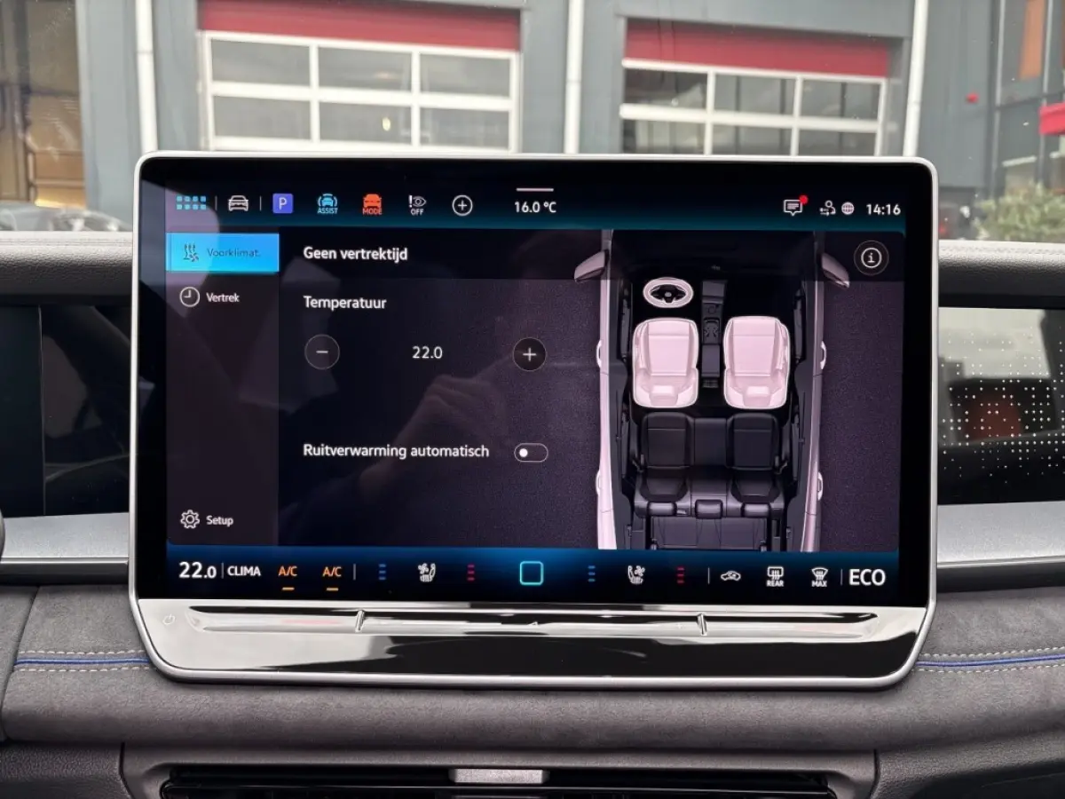 1.5 TSI E-HYBRID R-LINE 272 PK FISCAAL LAAG!: 51244,00 PANO-DAK/LEDER/H+K/TREKHAAK/360CAMERA/DCC