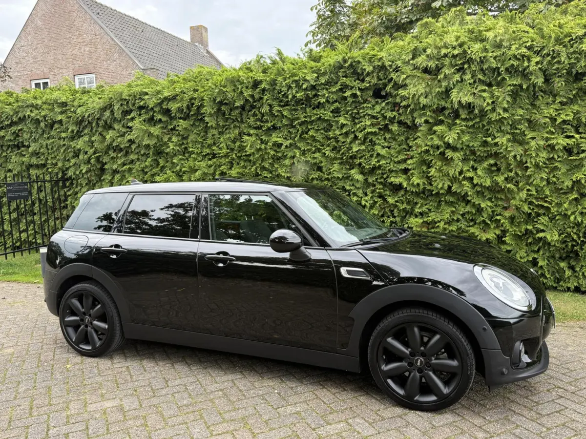 Cooper| AUT|Black- on- black|Pano dak|H/K Audio