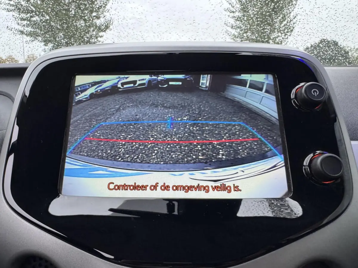 1.0 VVT-i x-play Automaat Camera Stoelverwarming CarplayGarantie
