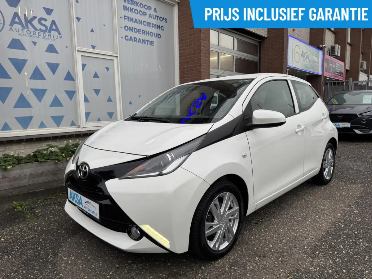 1.0 VVT-i x-play Automaat Camera Stoelverwarming CarplayGarantie