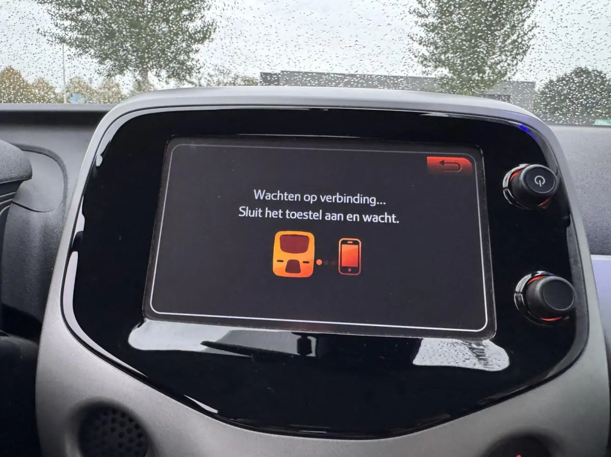 1.0 VVT-i x-play Automaat Camera Stoelverwarming CarplayGarantie