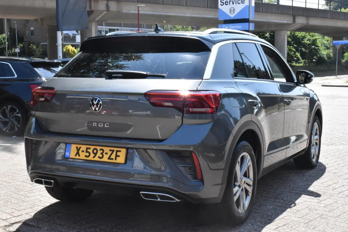 1.0 TSI R-Line 12-2022 | Navigatie | Camera | Massagestoel | 12 mnd BOVAG garantie | Whatsapp 06-53188999