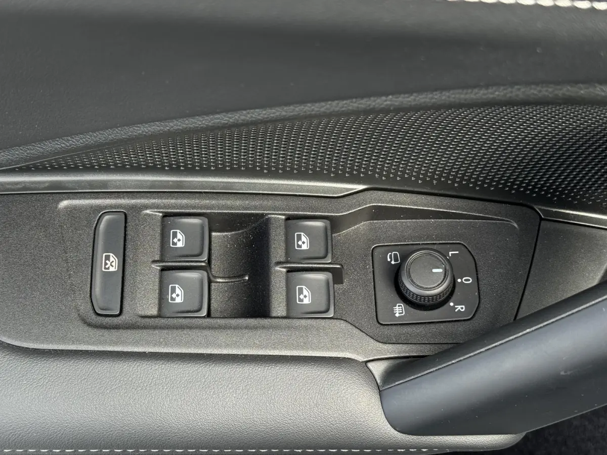 1.5 eTSI DSG Edition (Camera,Navi,Virtual,Carplay,Winter)