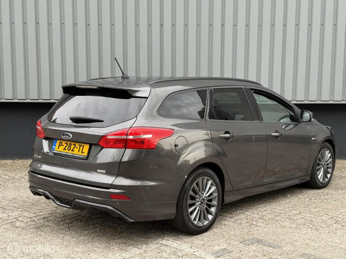1.0 EcoBoost ST Line Business