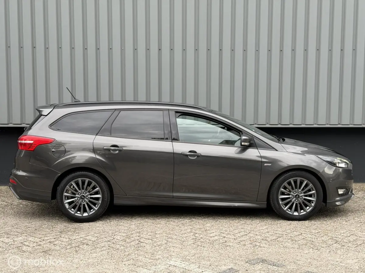 1.0 EcoBoost ST Line Business