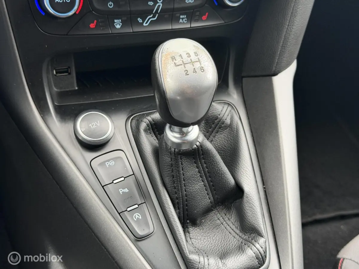 1.0 EcoBoost ST Line Business