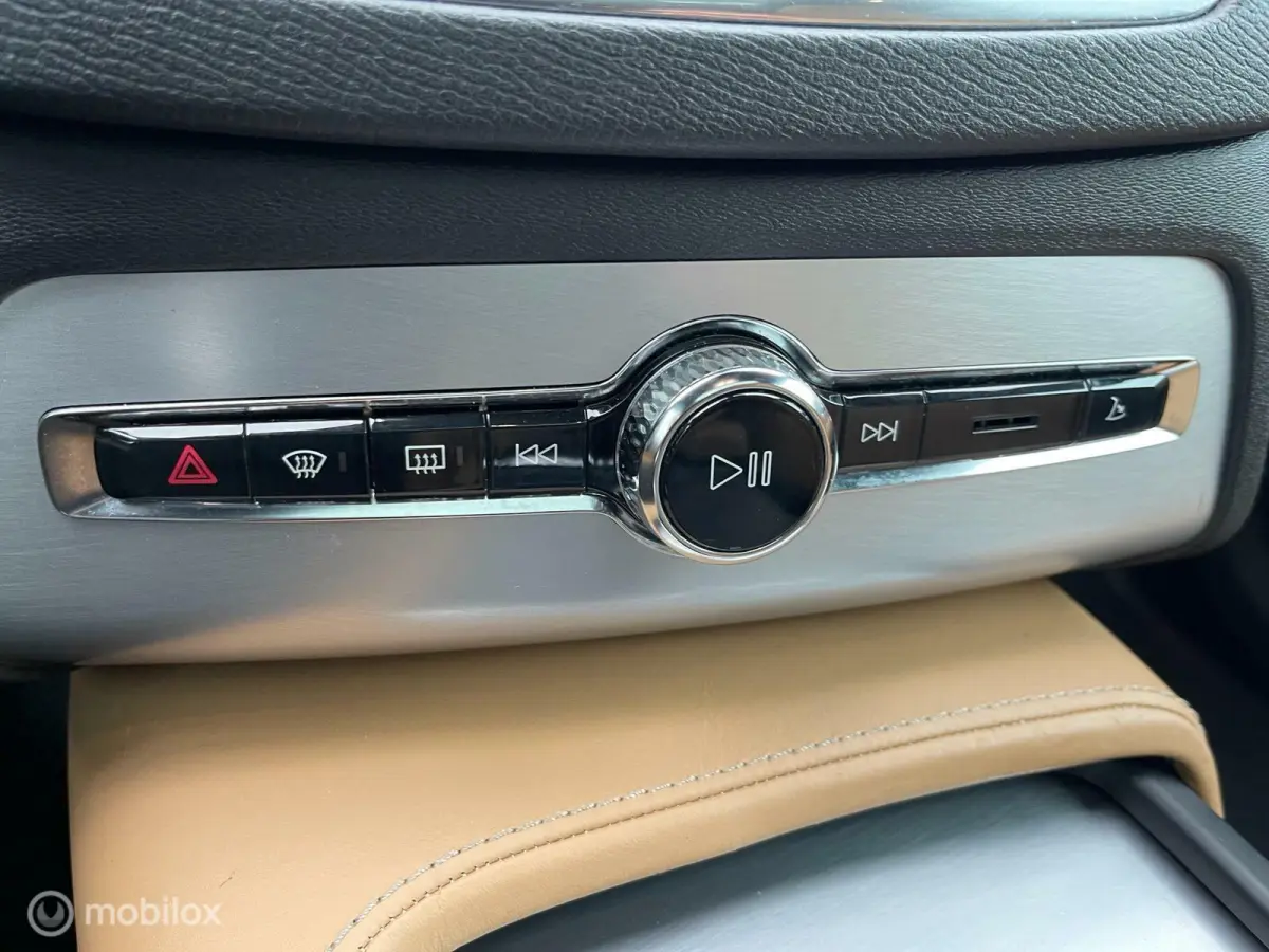 2.0 T8 Twin Engine AWD R-Design