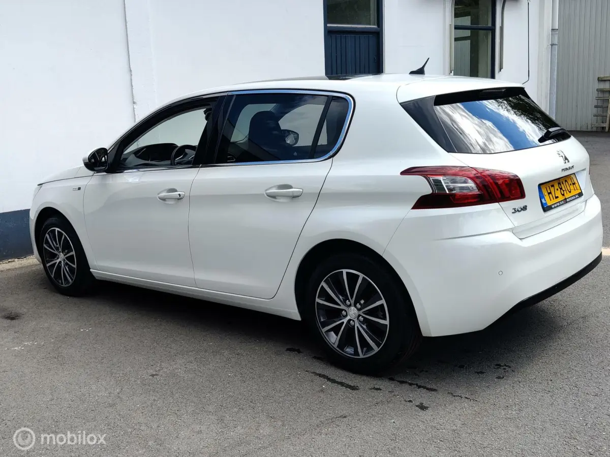 1.2 PureTech Style 130 PK/ Panodak/ Navi