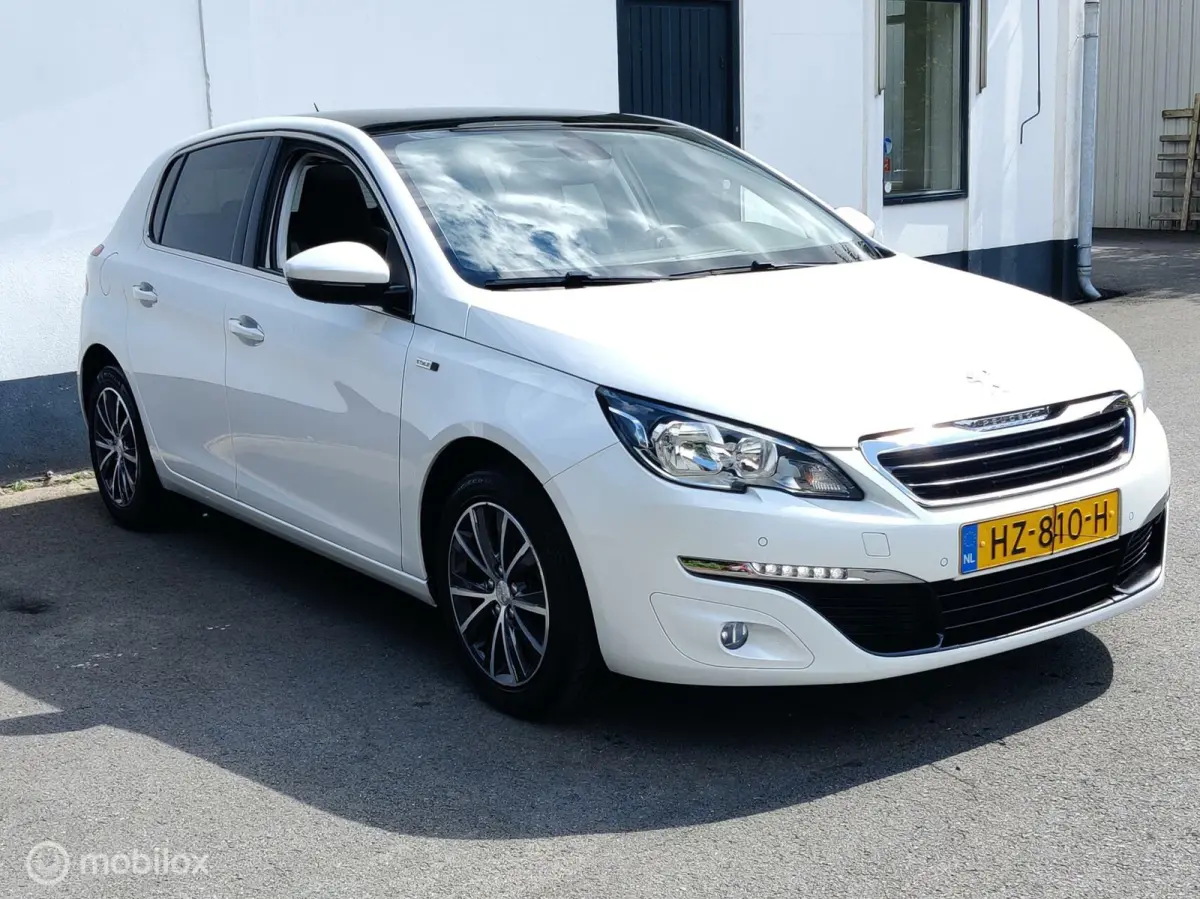 1.2 PureTech Style 130 PK/ Panodak/ Navi