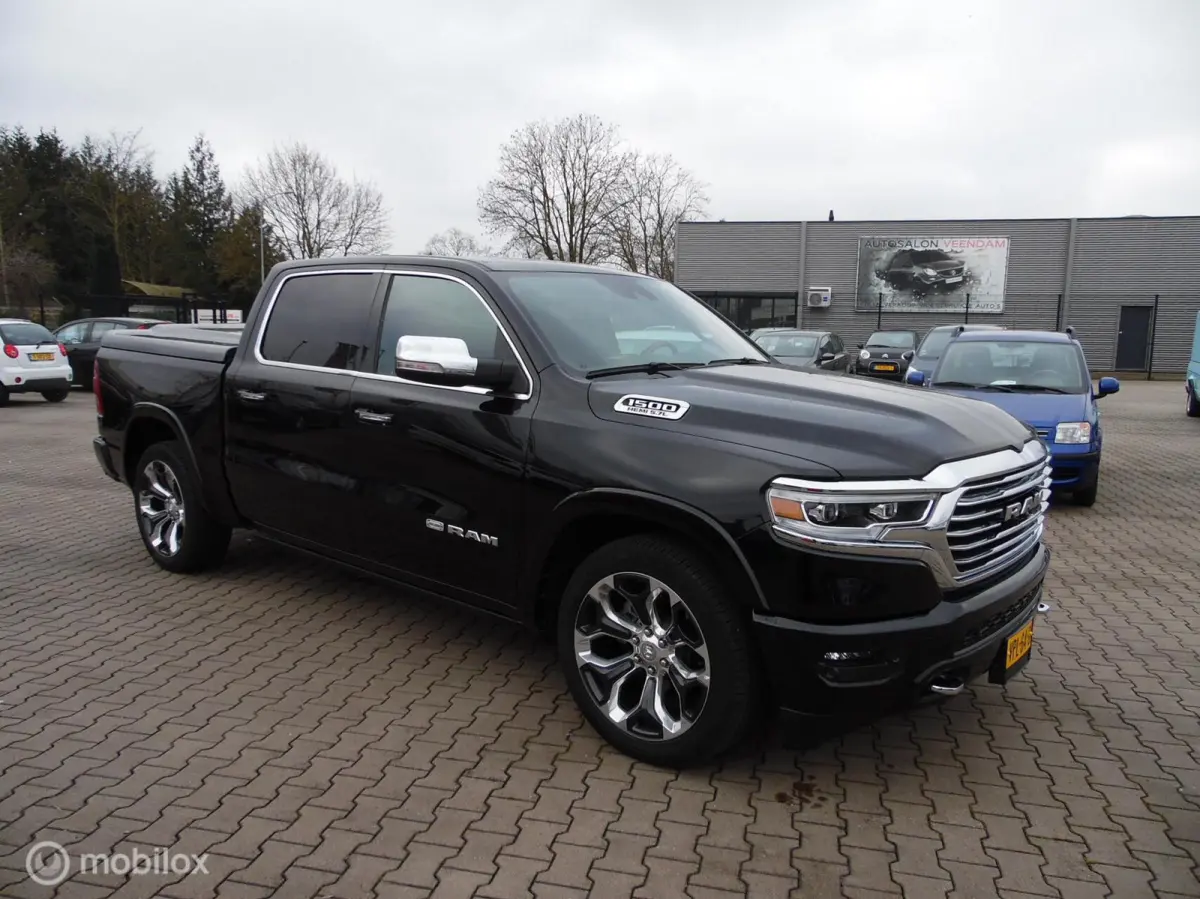 1500 4X4 5.7 V8 4x4 Crew Cab Long Horn Full Options