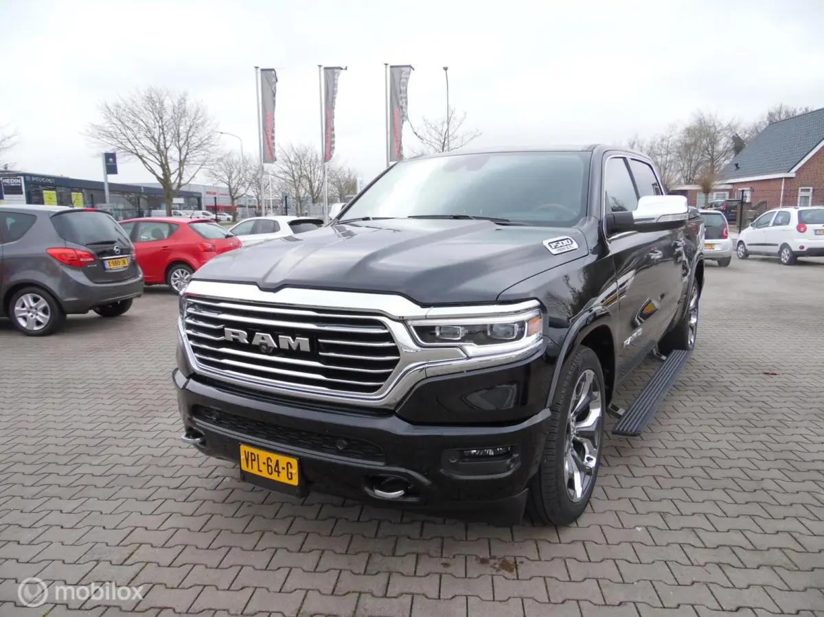 1500 4X4 5.7 V8 4x4 Crew Cab Long Horn Full Options