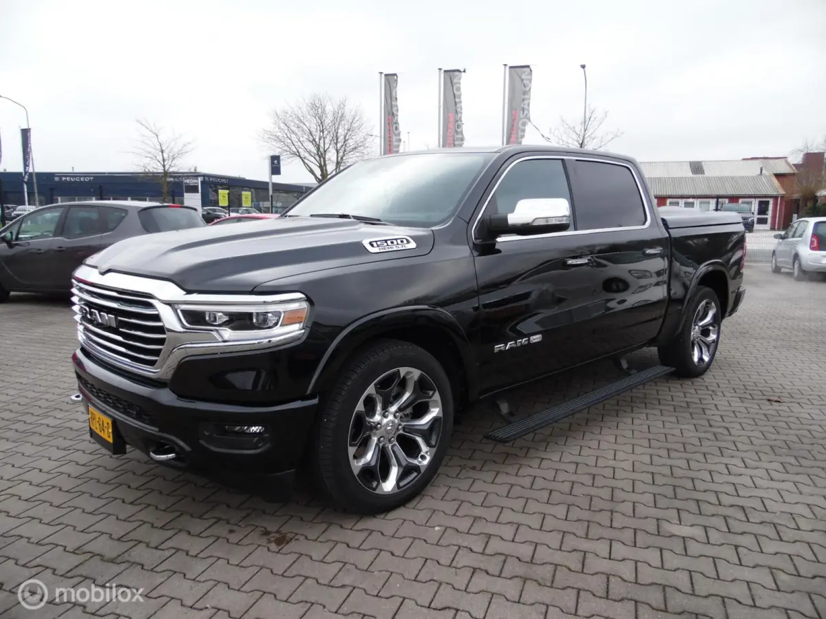 1500 4X4 5.7 V8 4x4 Crew Cab Long Horn Full Options