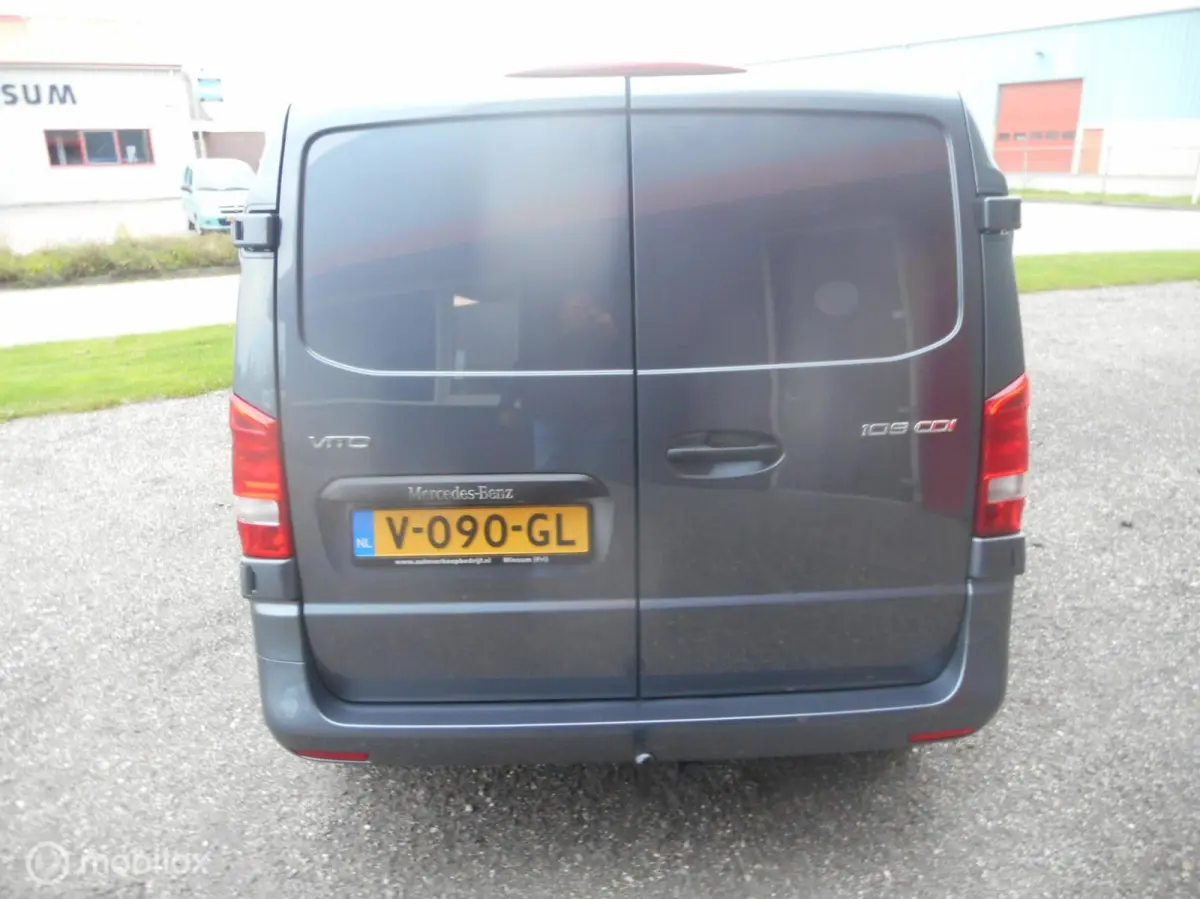 Bestel 109 CDI Economy