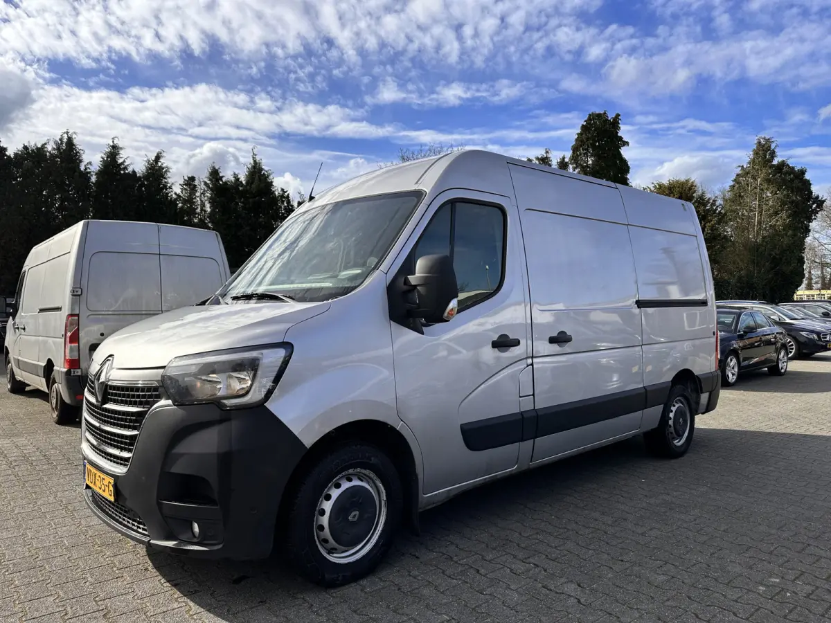 T35 2.3 dCi 180 L2H2 Energy ( 3-Pers ) *REFRIGERATED VEHICLE | DOUBLE SLIDING DOORS | CAMERA | AIR CONDITIONING | BLIND SPOT MONITOR | CRUISE CONTROL | PARKING SENSORS | TOW BAR*