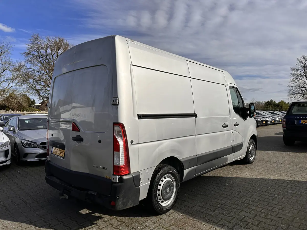 T35 2.3 dCi 180 L2H2 Energy ( 3-Pers ) *REFRIGERATED VEHICLE | DOUBLE SLIDING DOORS | CAMERA | AIR CONDITIONING | BLIND SPOT MONITOR | CRUISE CONTROL | PARKING SENSORS | TOW BAR*