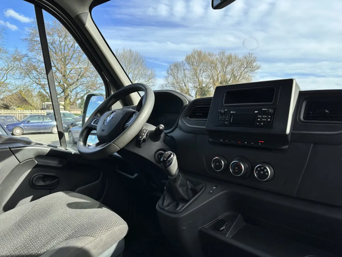 T35 2.3 dCi 180 L2H2 Energy ( 3-Pers ) *REFRIGERATED VEHICLE | DOUBLE SLIDING DOORS | CAMERA | AIR CONDITIONING | BLIND SPOT MONITOR | CRUISE CONTROL | PARKING SENSORS | TOW BAR*