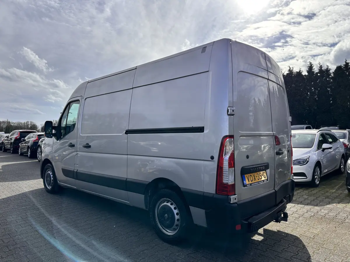 T35 2.3 dCi 180 L2H2 Energy ( 3-Pers ) *REFRIGERATED VEHICLE | DOUBLE SLIDING DOORS | CAMERA | AIR CONDITIONING | BLIND SPOT MONITOR | CRUISE CONTROL | PARKING SENSORS | TOW BAR*