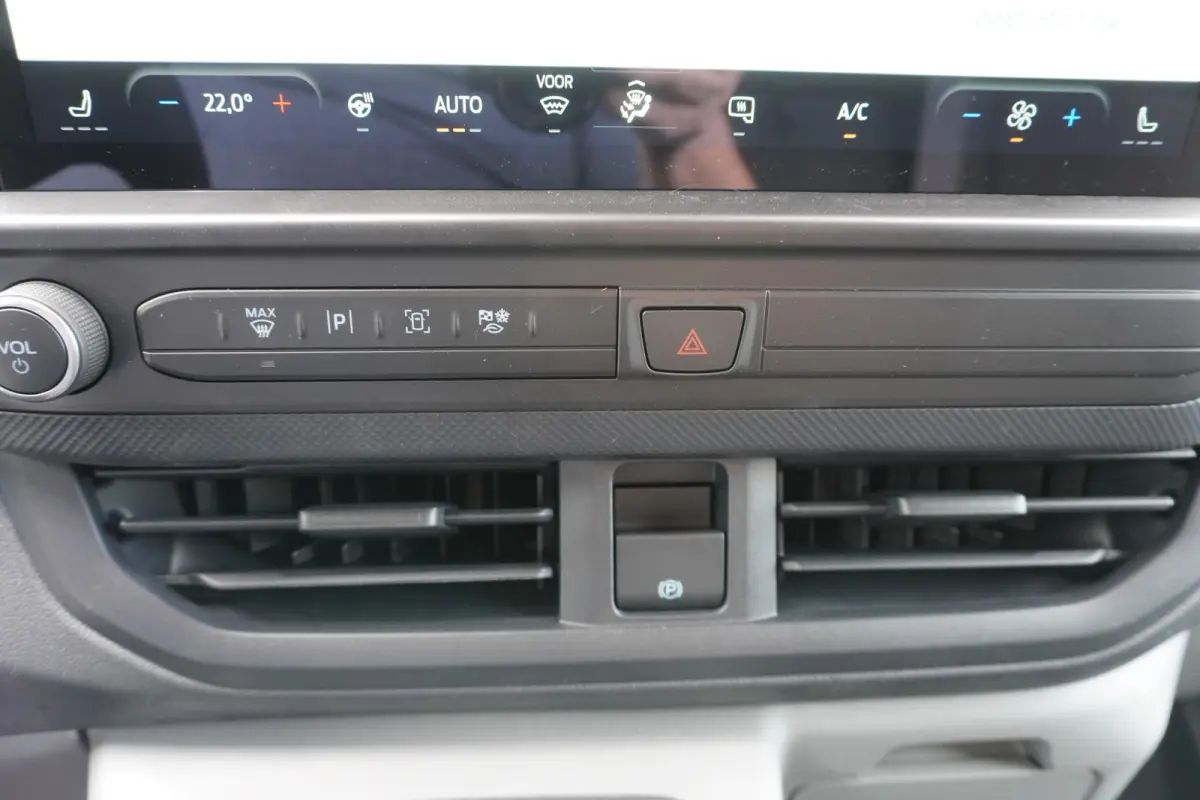320L 2.0 TDCI 136PK L2H1 Trend LM Velgen Nr. V035 | Airco | Cruise | Camera | Apple CP- & Android Auto