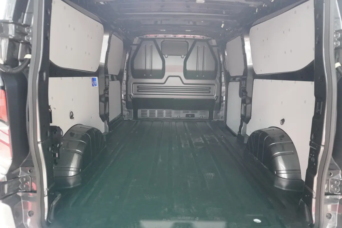 320L 2.0 TDCI 136PK L2H1 Trend LM Velgen Nr. V035 | Airco | Cruise | Camera | Apple CP- & Android Auto