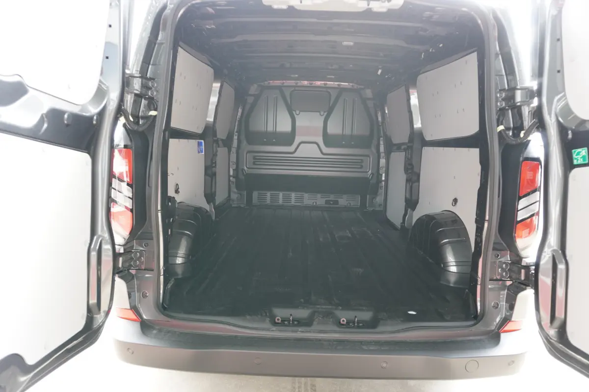 320L 2.0 TDCI 136PK L2H1 Trend LM Velgen Nr. V035 | Airco | Cruise | Camera | Apple CP- & Android Auto