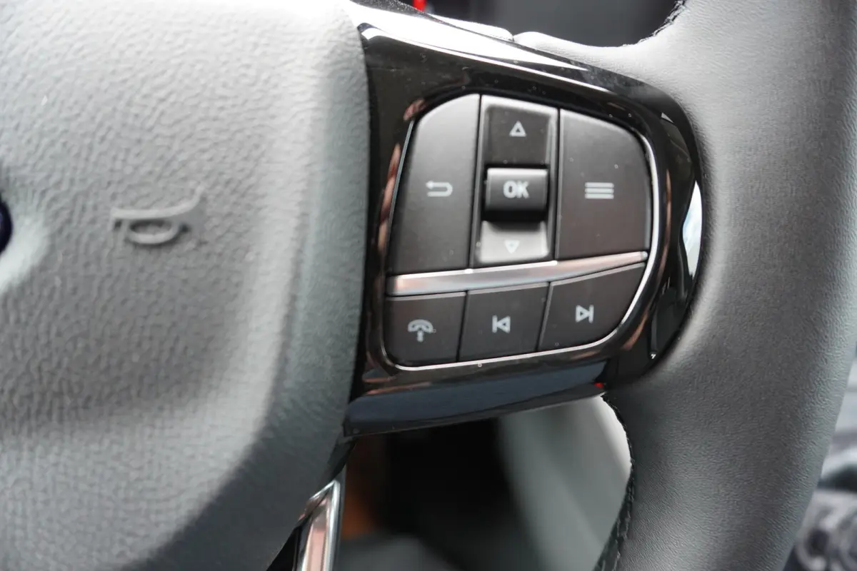320L 2.0 TDCI 136PK L2H1 Trend LM Velgen Nr. V035 | Airco | Cruise | Camera | Apple CP- & Android Auto
