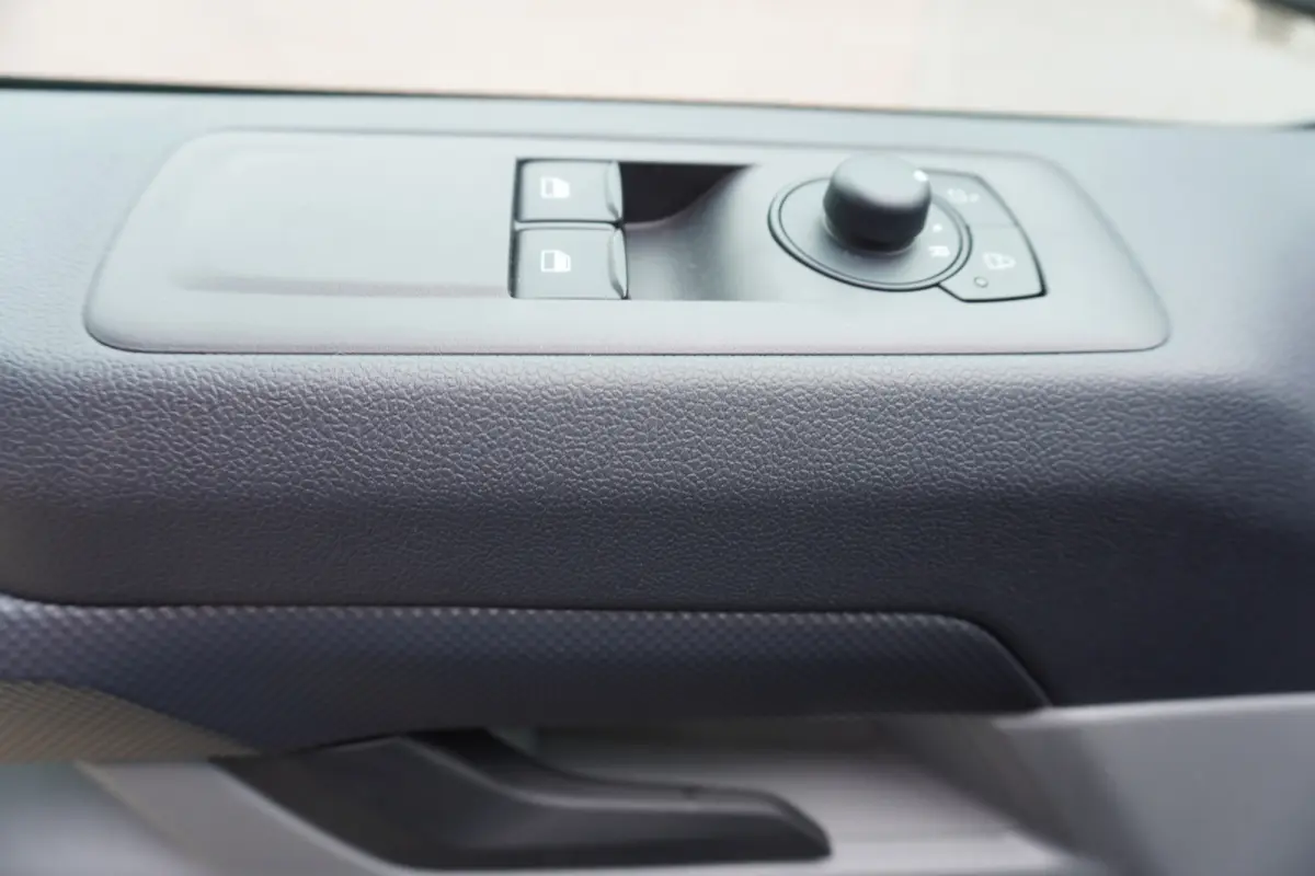 320L 2.0 TDCI 136PK L2H1 Trend LM Velgen Nr. V035 | Airco | Cruise | Camera | Apple CP- & Android Auto
