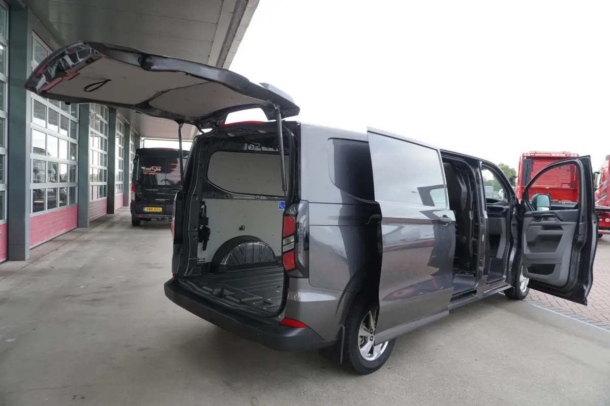 320L 2.0 TDCI 136PK L2H1 Trend Achterklep Schuifdeur L / R Nr. V040 | Airco | Cruise | Camera |  Apple CP | LM Velgen