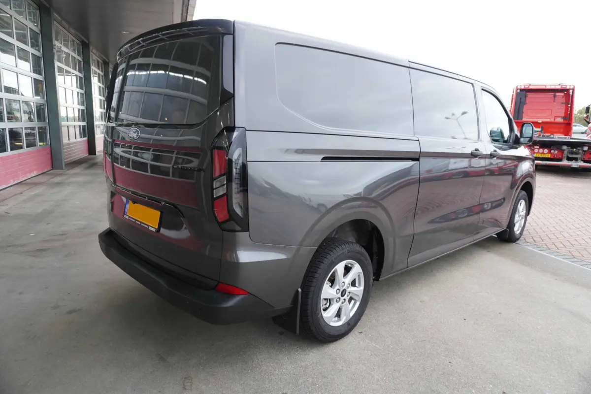 320L 2.0 TDCI 136PK L2H1 Trend Achterklep Schuifdeur L / R Nr. V040 | Airco | Cruise | Camera |  Apple CP | LM Velgen
