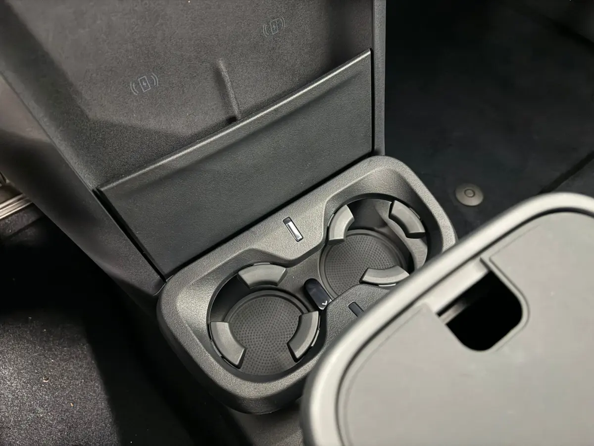 More 66 kWh | 22 kW lader | 360 Camera | Memory seats | High end audio | Apple Carplay/Android Auto |