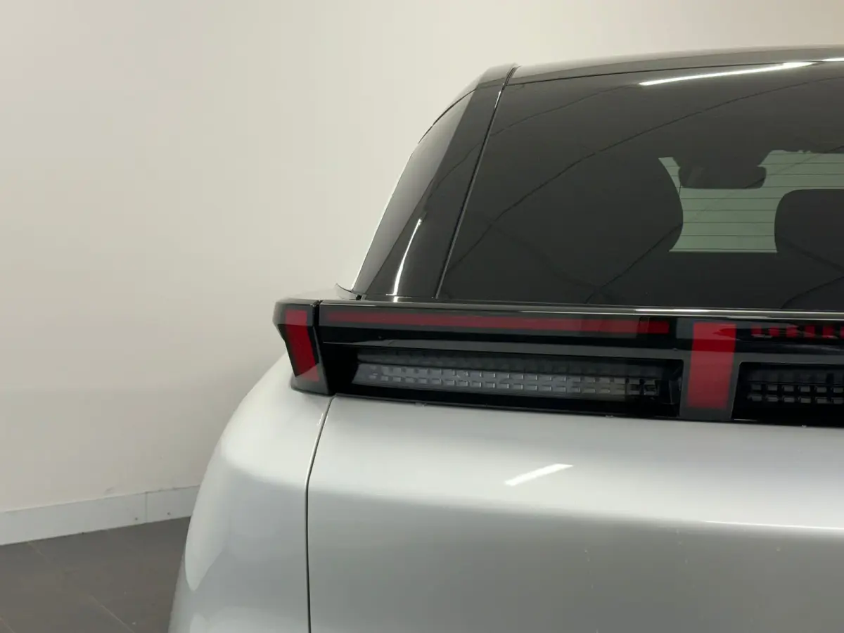 More 66 kWh | 22 kW lader | 360 Camera | Memory seats | High end audio | Apple Carplay/Android Auto |