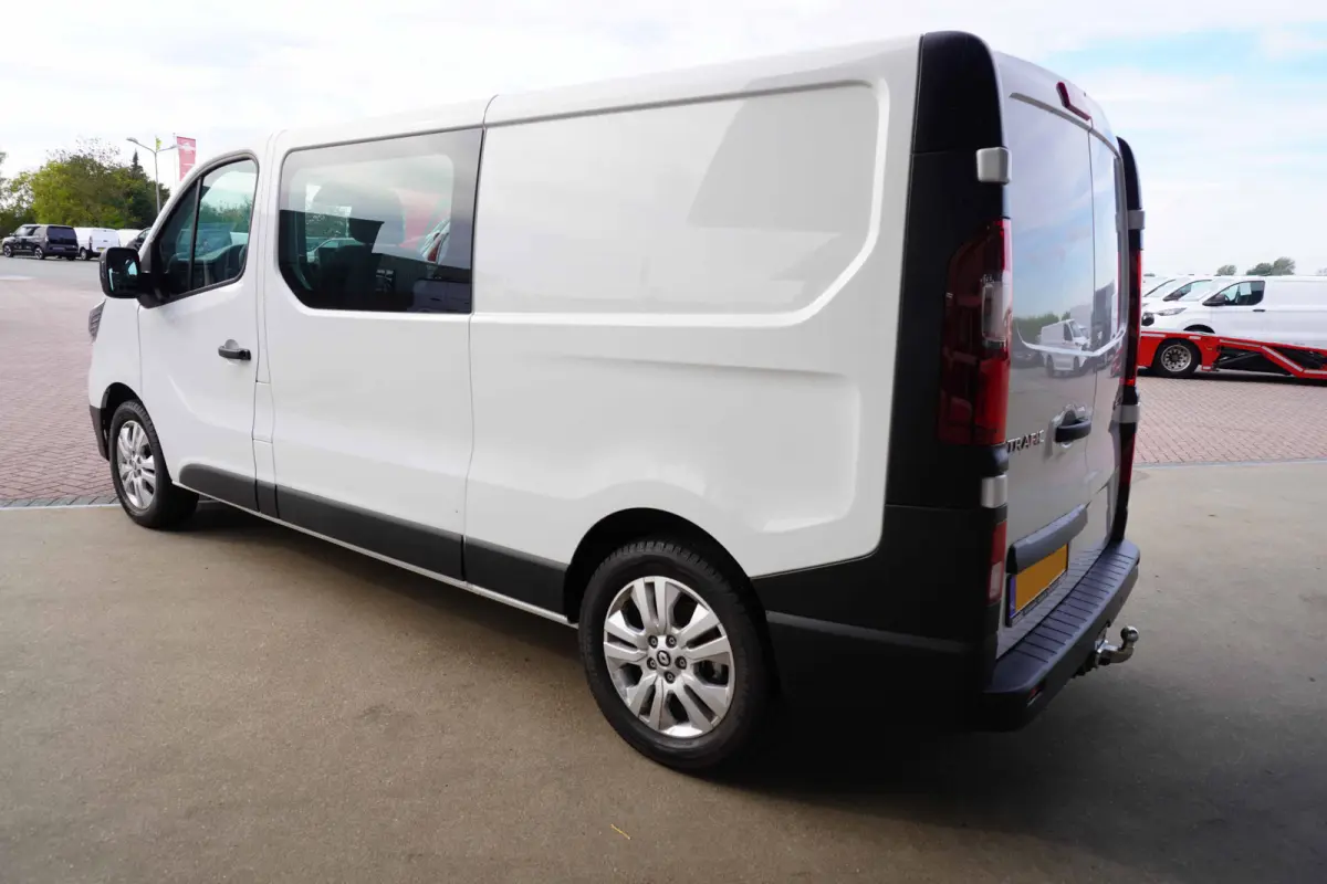 2.0 Blue dCi 130PK T29 L2H1 Dubbelcabine Nr. V017 | Airco |  Apple CP/Android auto | trekhaak | LM Velgen