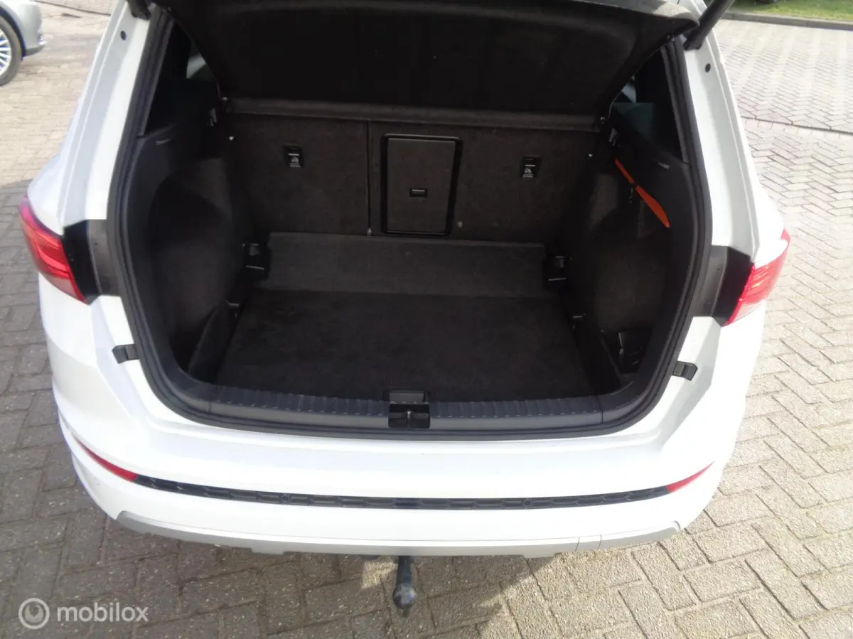1.5 TSI FR/Panoramadak/Leer/Stoelverw/Carplay/18''/LED/Virtual/Trekhaak/Key Less