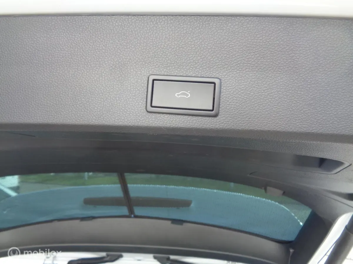 1.5 TSI FR/Panoramadak/Leer/Stoelverw/Carplay/18''/LED/Virtual/Trekhaak/Key Less