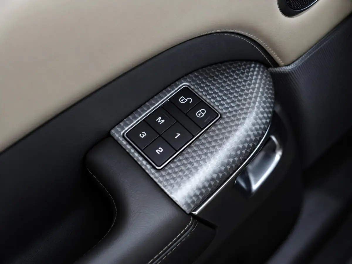 2.0 P400e Autobiography Dynamic |Pano |Luchtvering |360° |BTW |Head-up |Meridian |Leder