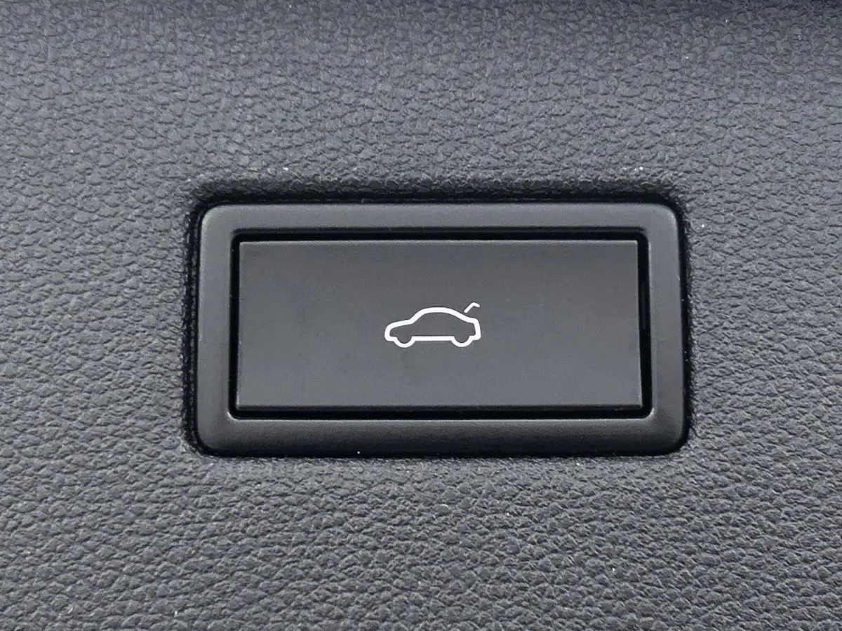 1.5 TSI Xcellence Limited Edition (PANORAMADAK, TREKHAAK, DIGITALE COCKPIT, CARPLAY, ADAPTIVE CRUISE, 1e EIGENAAR)