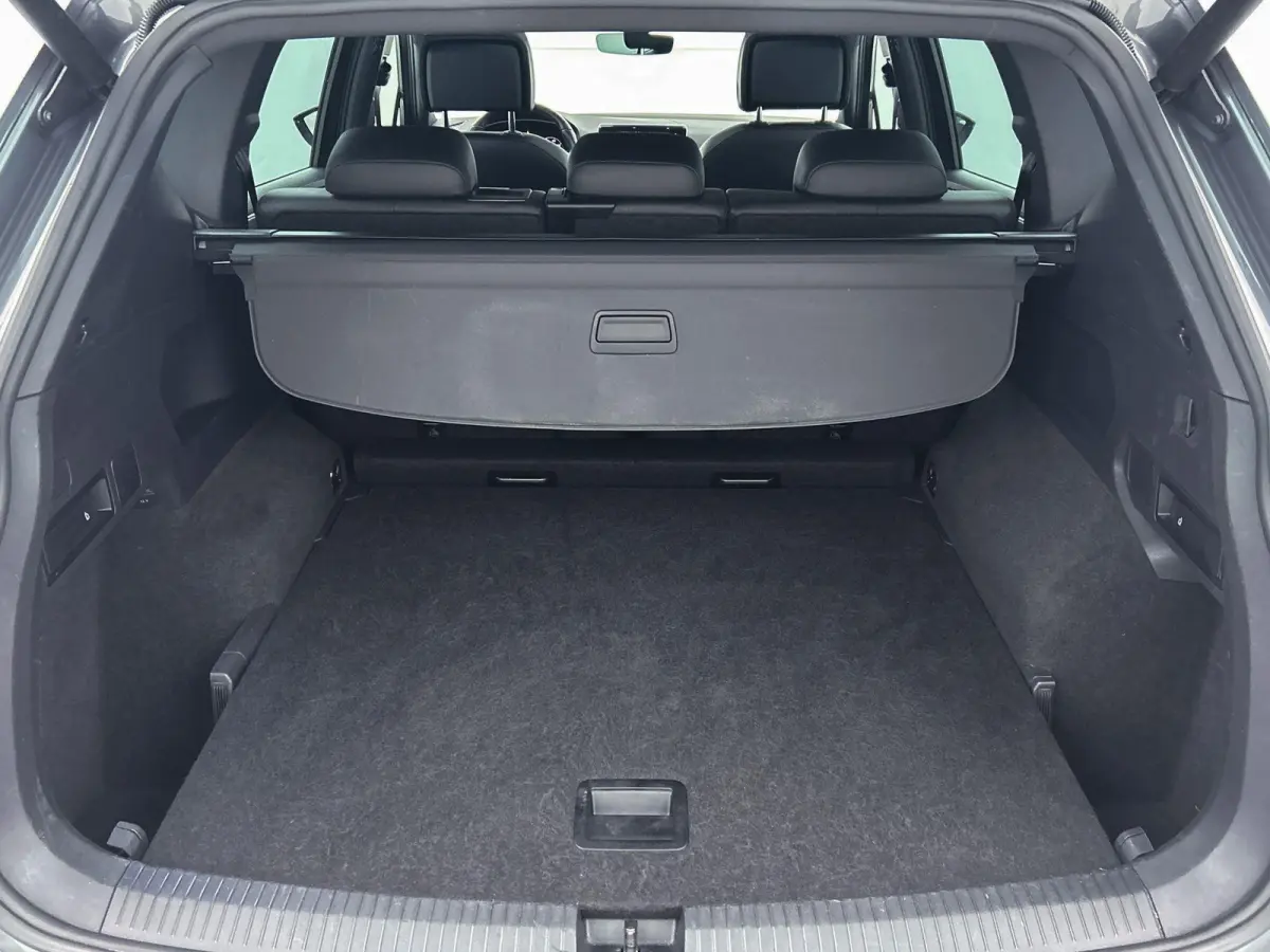 1.5 TSI Xcellence Limited Edition (PANORAMADAK, TREKHAAK, DIGITALE COCKPIT, CARPLAY, ADAPTIVE CRUISE, 1e EIGENAAR)