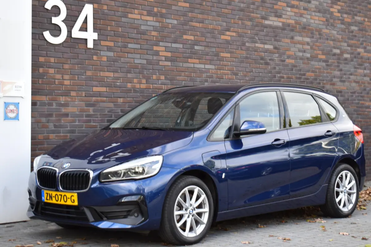 225xe LEDER SPORTSTOELEN NAVIGATIE LMV LED