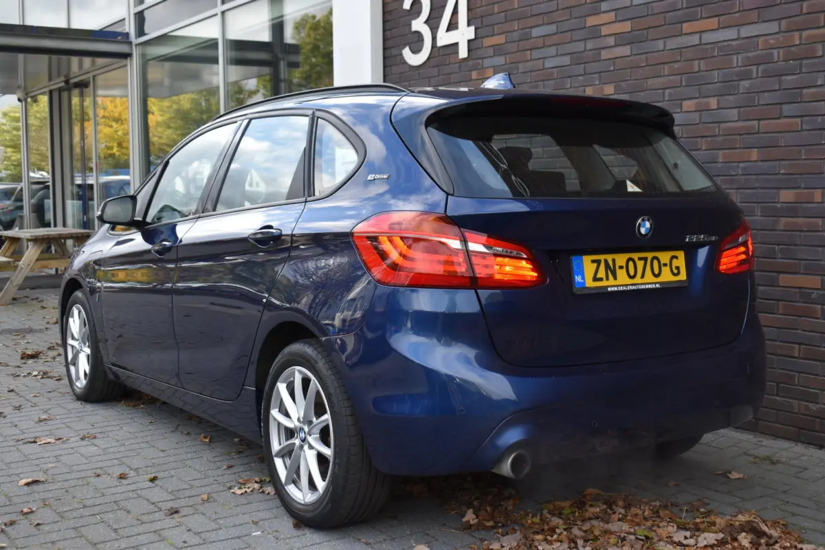 225xe LEDER SPORTSTOELEN NAVIGATIE LMV LED