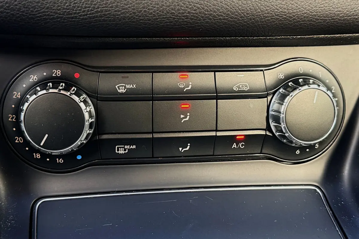 180 Business Solution PANO LED TREKHAAK 102403KM!
